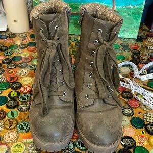 Universal threads ankle boots